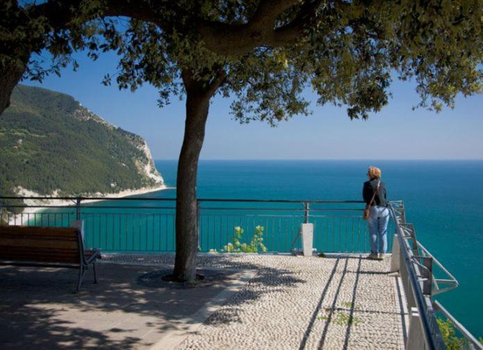 Affittacamere Villa Zelinda Sirolo Exterior foto